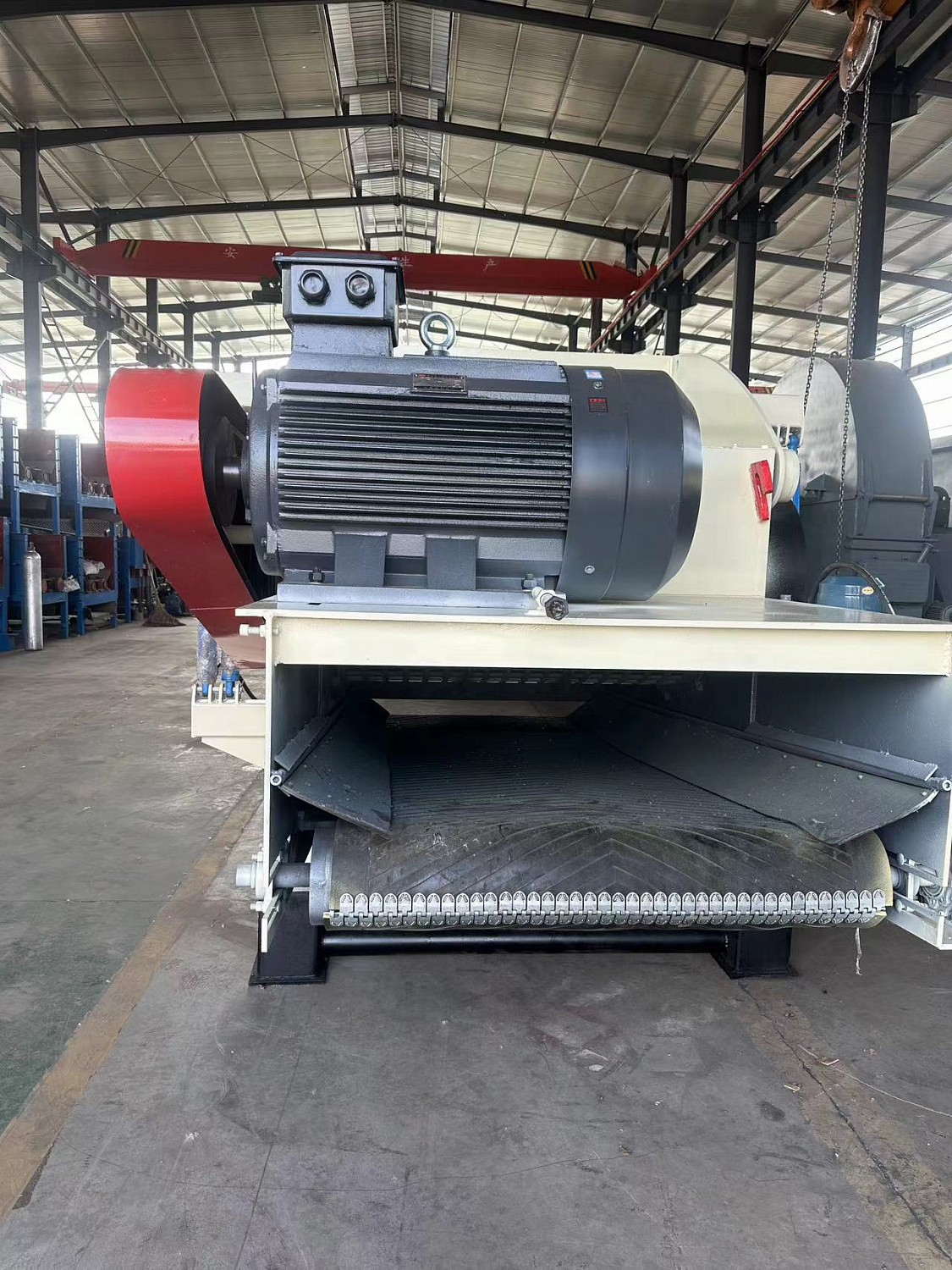 Измельчитель для древесных отходов с магнитным сепаратором SH1300