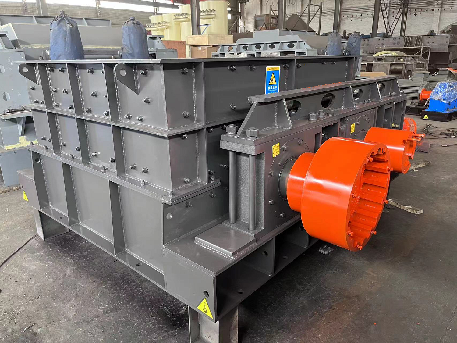 Валковая дробилка для вторичного измельчения ТБО 2GP-750х1500